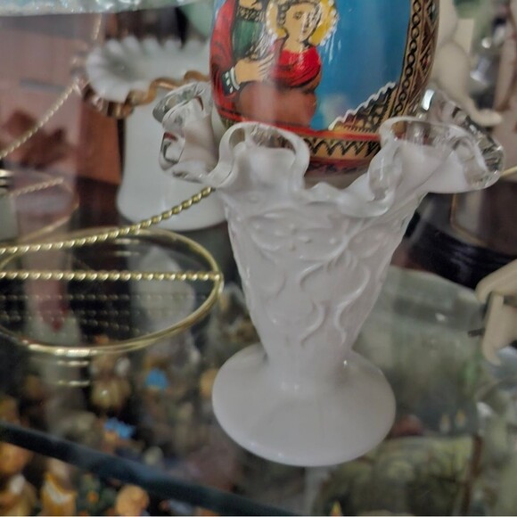 Fenton Vintage White Clear Ruffle Crinkle Vines Decorative Little Vase - Picture 1 of 1